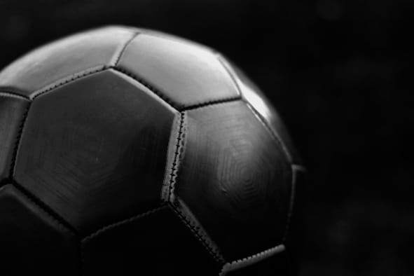 FIFA 23 vs. EA Sports FC 24 (Former FIFA 24) - Kicking off the past