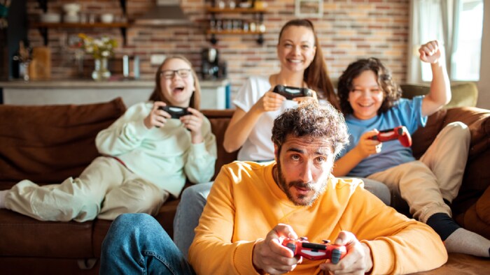 Jugando juntos: cómo los videojuegos pueden fomentar las conexiones familiares este verano