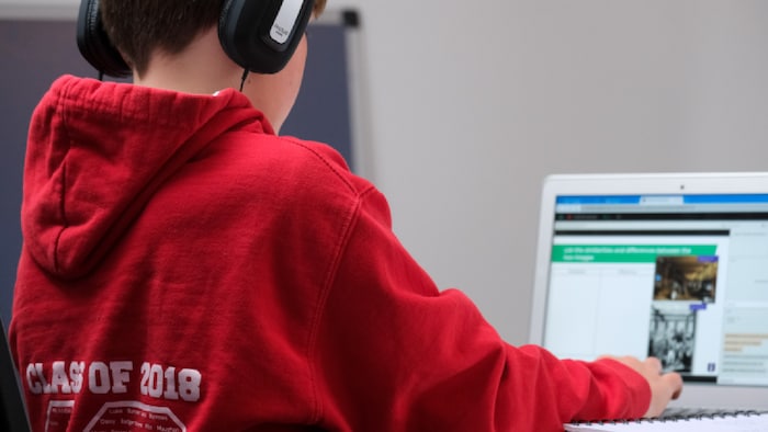 Los beneficios de escuchar música mientras estudias