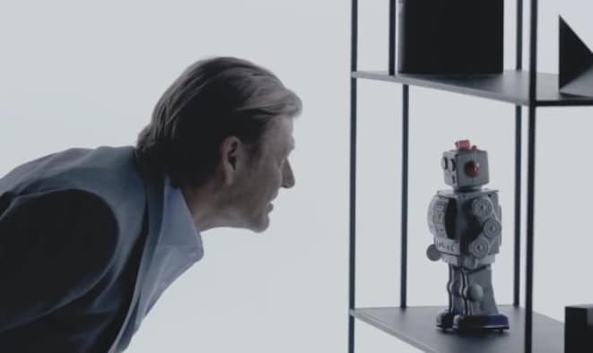 Sean Bean will meet his usual fate in HITMAN 2